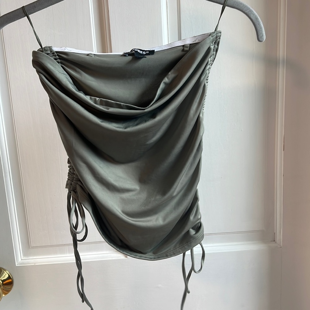 Cropped top with cute details